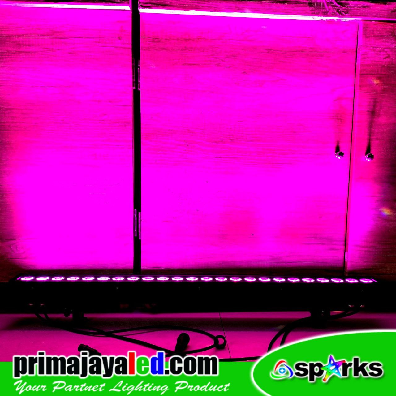 Wallwasher LED 24 x 4W 4in1 RGBW Spark