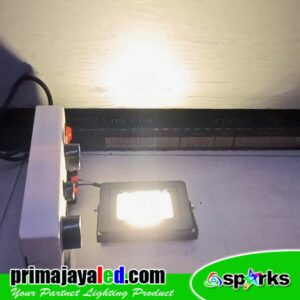 LED Lampu Tembak 20W Cahaya Kuning